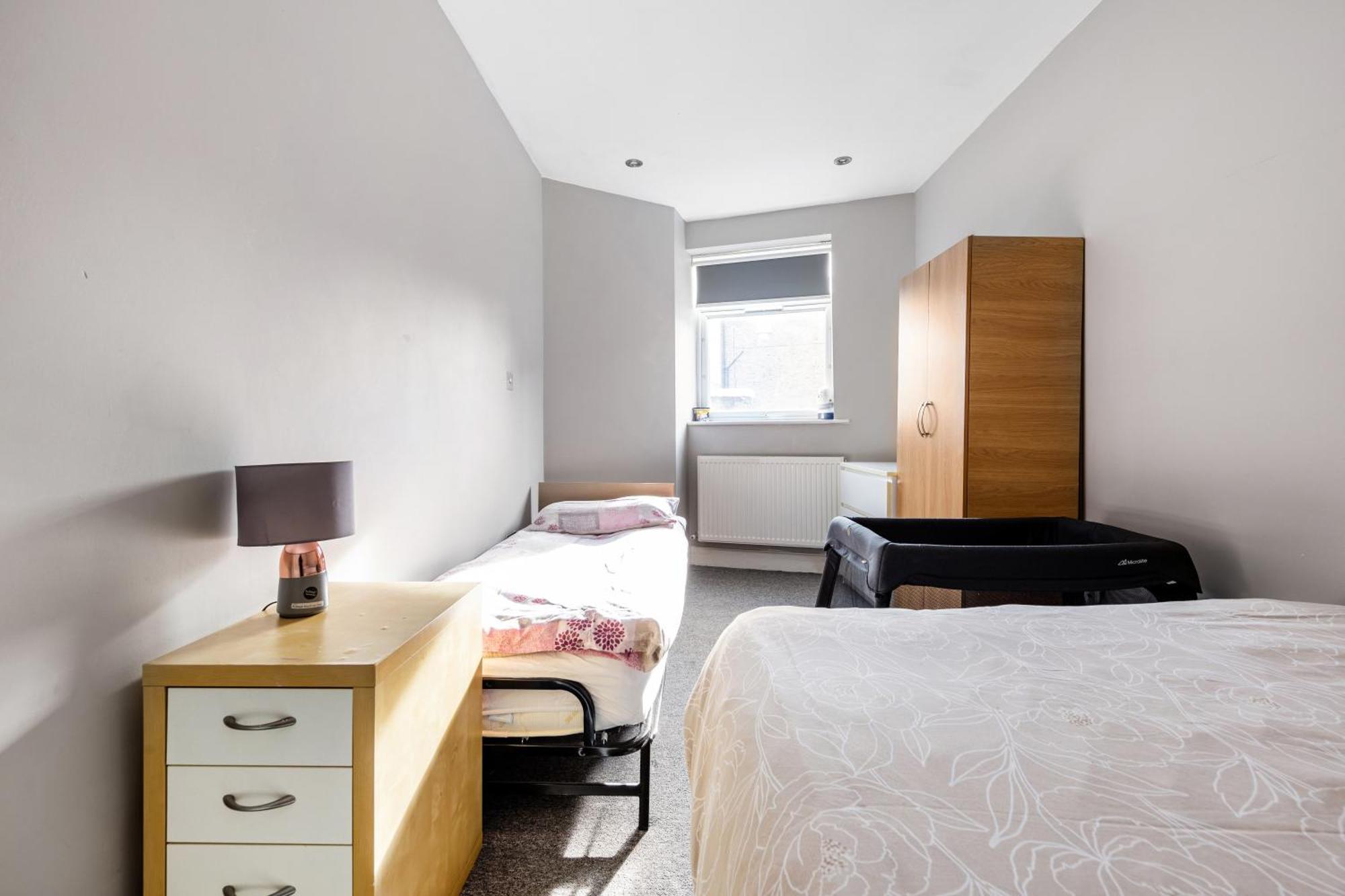Spacious 2 Bed 2 Bath Apartment With Free Parking For 2 Cars And Underground Station Zone 2 For Quick Access To Central London Up To 10 Guests 外观 照片