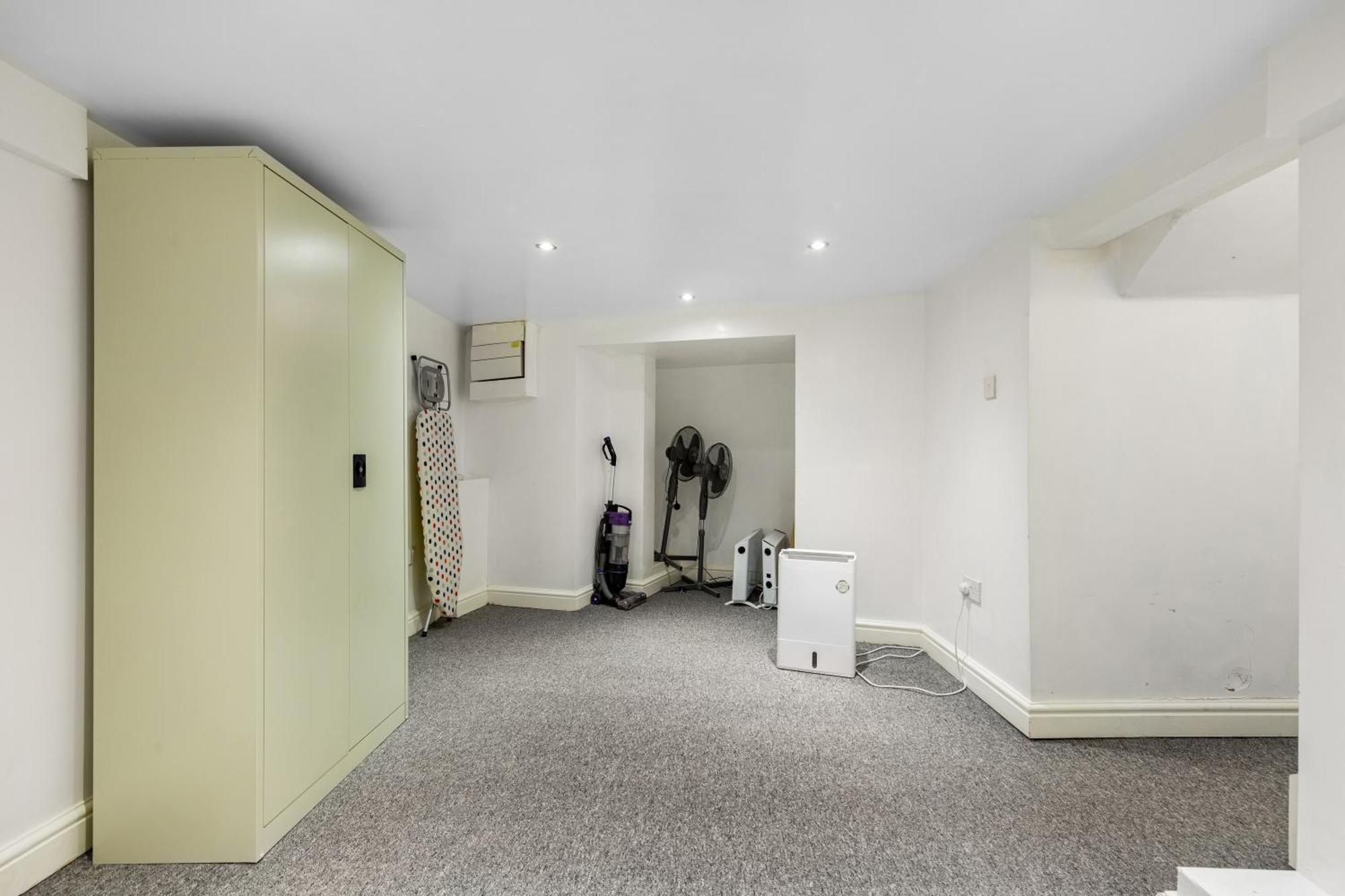 Spacious 2 Bed 2 Bath Apartment With Free Parking For 2 Cars And Underground Station Zone 2 For Quick Access To Central London Up To 10 Guests 外观 照片