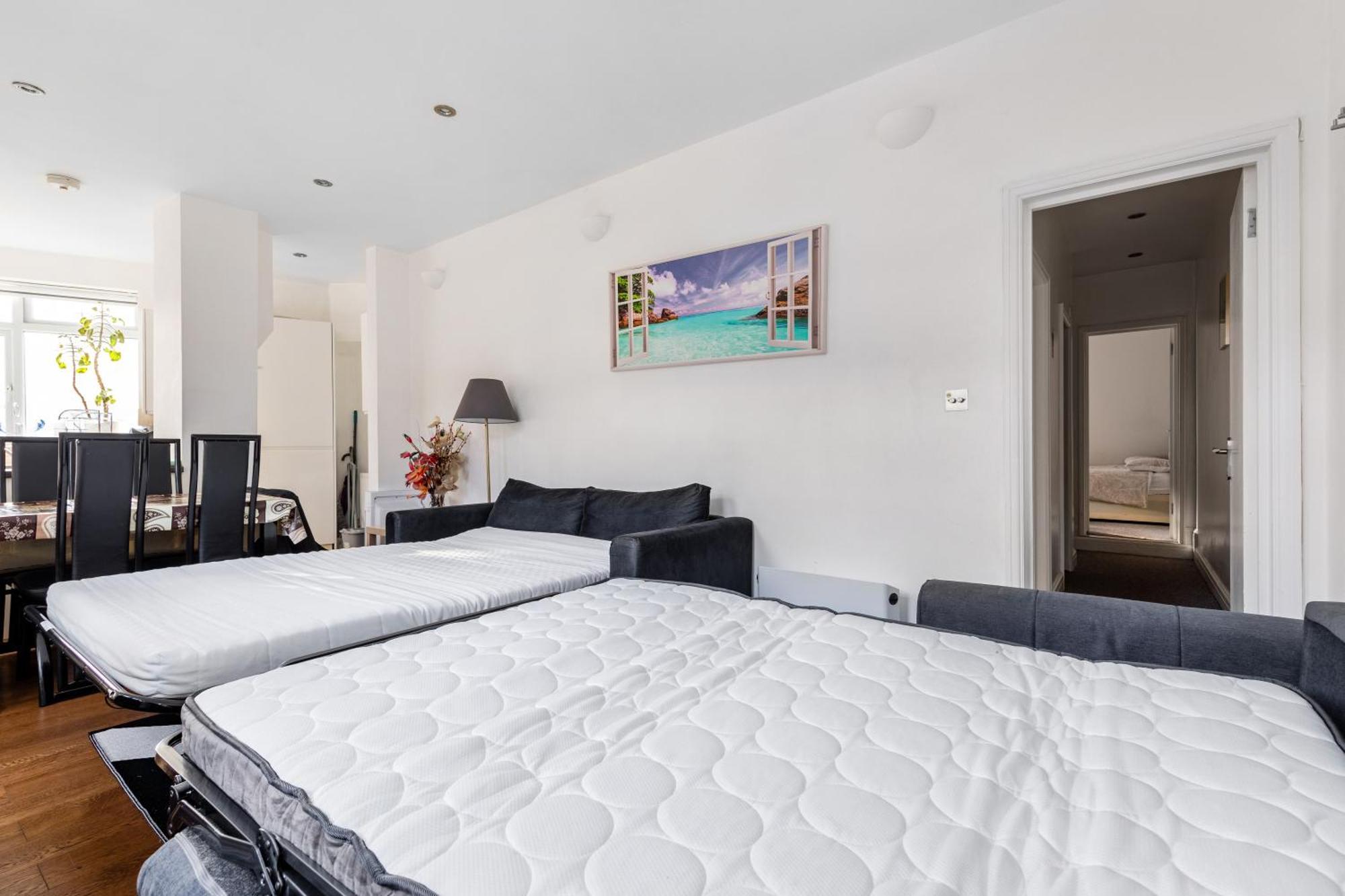 Spacious 2 Bed 2 Bath Apartment With Free Parking For 2 Cars And Underground Station Zone 2 For Quick Access To Central London Up To 10 Guests 外观 照片