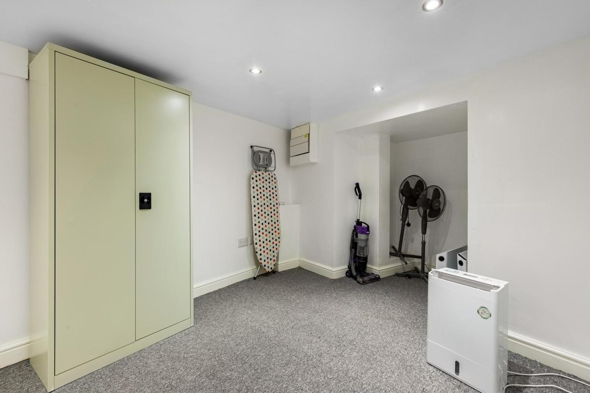 Spacious 2 Bed 2 Bath Apartment With Free Parking For 2 Cars And Underground Station Zone 2 For Quick Access To Central London Up To 10 Guests 外观 照片